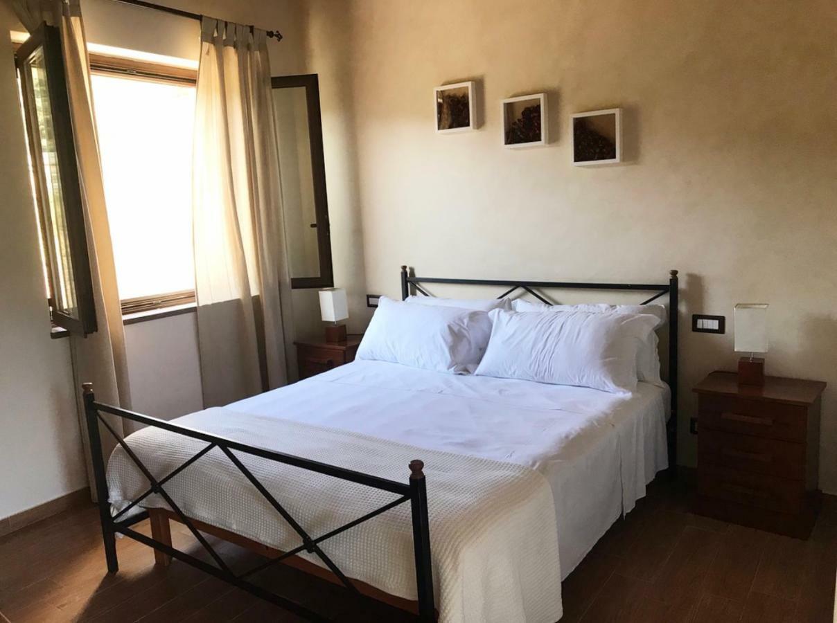 La Pergola Appartamenti Santa Lucia del Mela Bagian luar foto